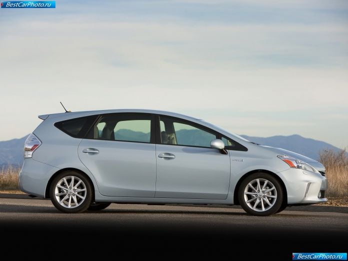 2012 Toyota Prius V - фотография 21 из 77