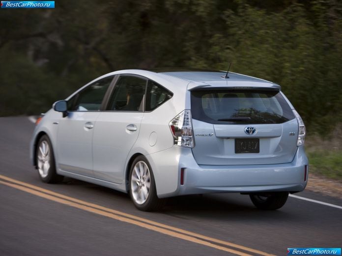 2012 Toyota Prius V - фотография 24 из 77