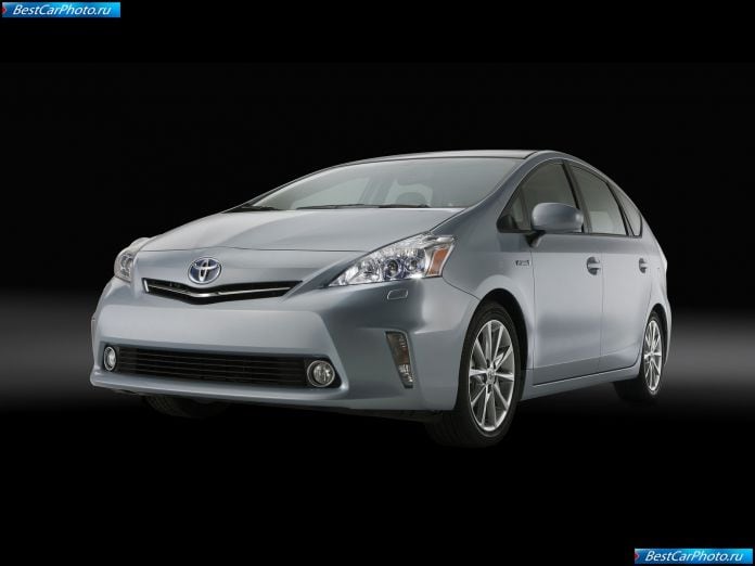 2012 Toyota Prius V - фотография 26 из 77