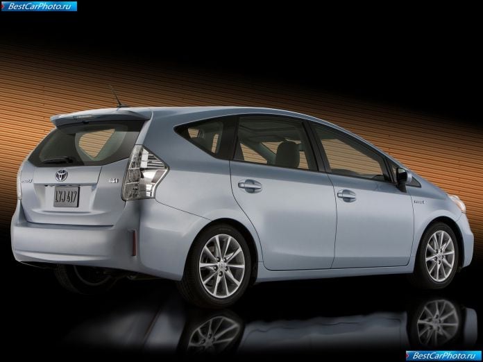 2012 Toyota Prius V - фотография 33 из 77