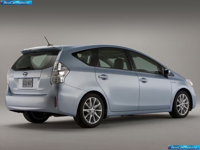 2012 Toyota Prius V - фотография 34 из 77