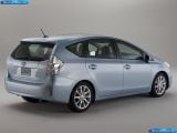 toyota_2012-prius_v_1600x1200_035.jpg