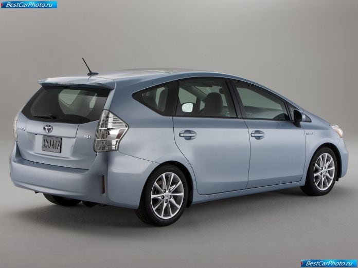 2012 Toyota Prius V - фотография 35 из 77
