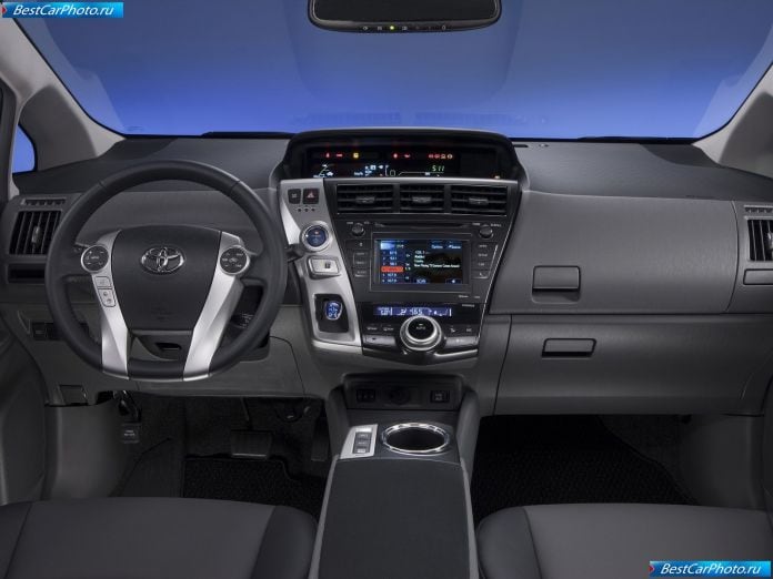 2012 Toyota Prius V - фотография 39 из 77