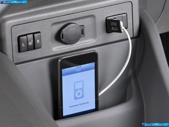2012 Toyota Prius V - фотография 44 из 77