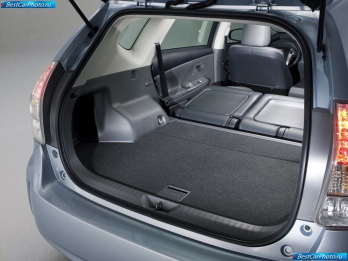 2012 Toyota Prius V - фотография 56 из 77
