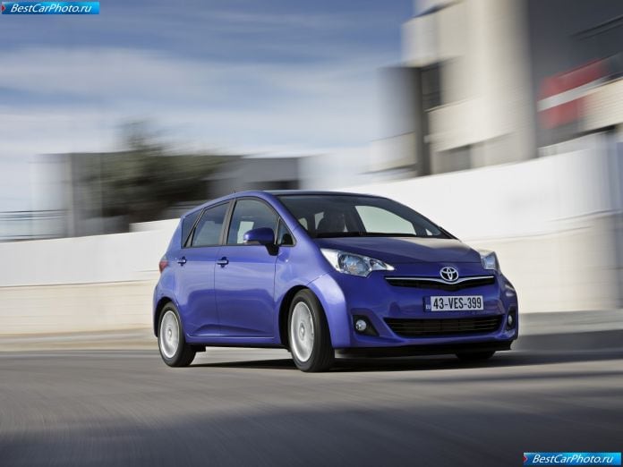 2012 Toyota Verso-s - фотография 3 из 115