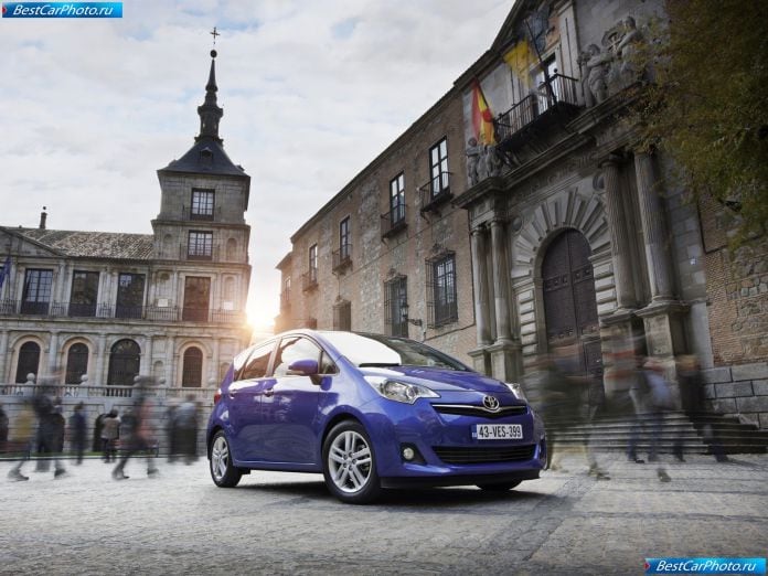 2012 Toyota Verso-s - фотография 8 из 115