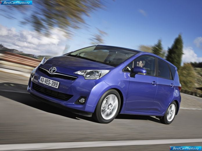 2012 Toyota Verso-s - фотография 15 из 115
