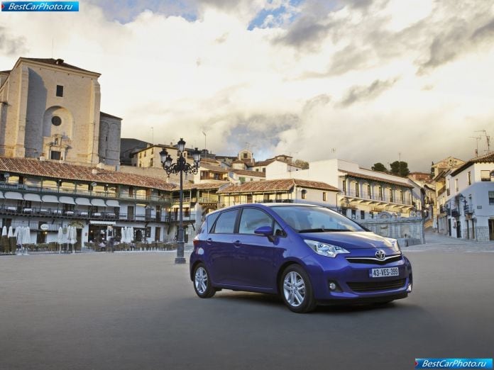 2012 Toyota Verso-s - фотография 25 из 115