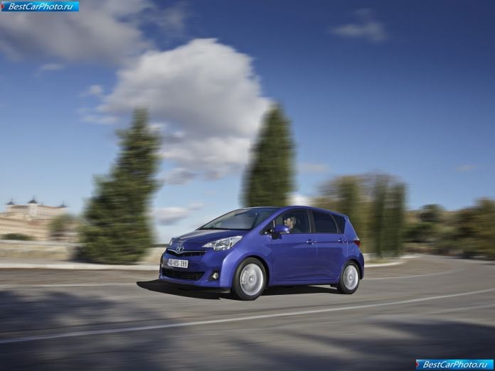 2012 Toyota Verso-s - фотография 31 из 115