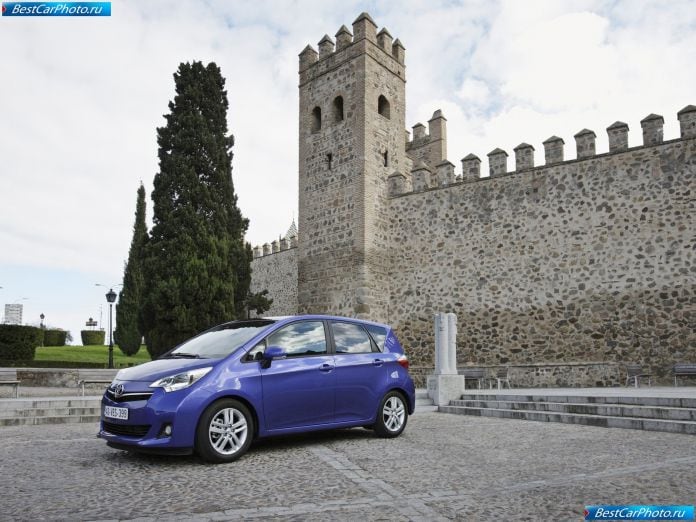 2012 Toyota Verso-s - фотография 34 из 115