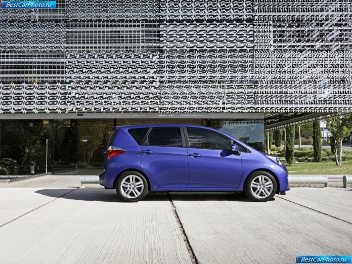 2012 Toyota Verso-s - фотография 44 из 115