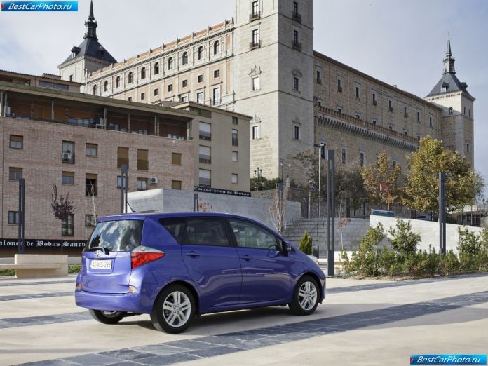 2012 Toyota Verso-s - фотография 59 из 115