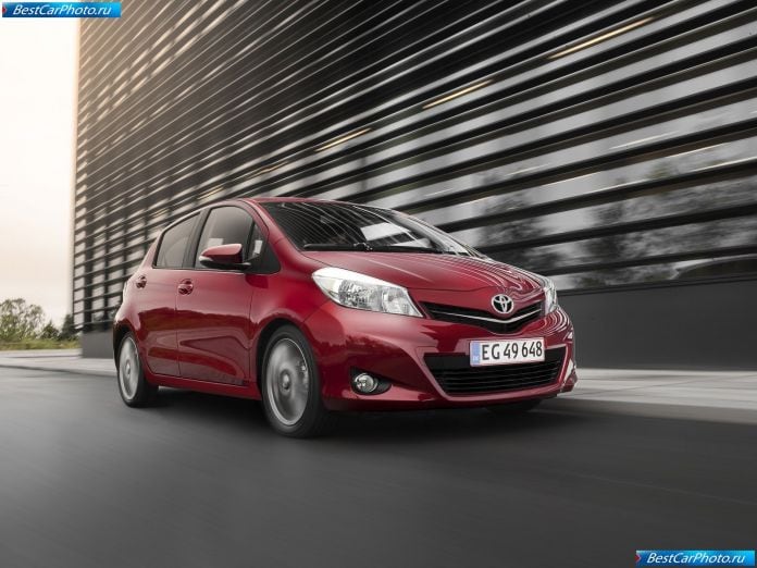 2012 Toyota Yaris - фотография 3 из 120