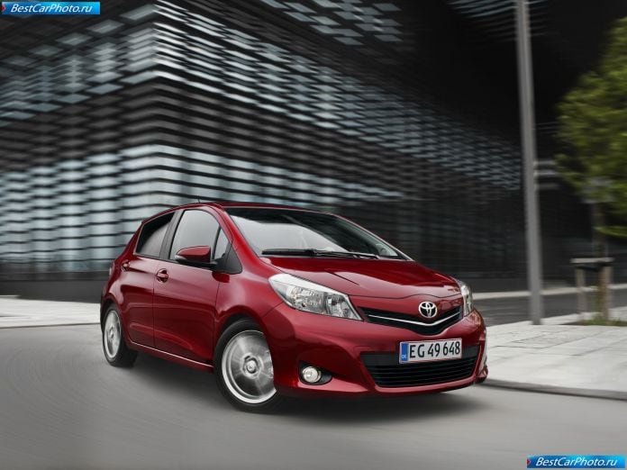 2012 Toyota Yaris - фотография 4 из 120