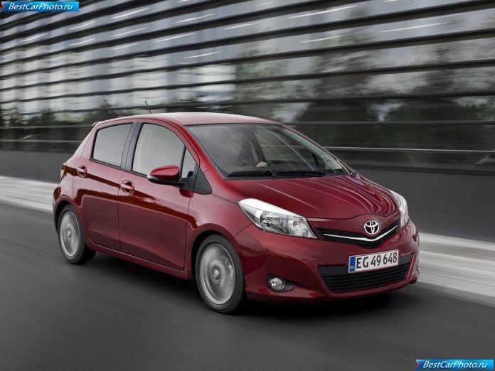 2012 Toyota Yaris - фотография 5 из 120