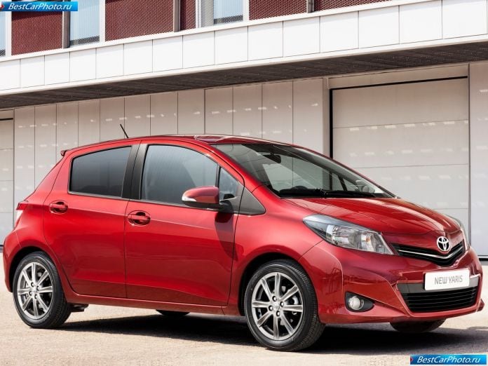 2012 Toyota Yaris - фотография 16 из 120