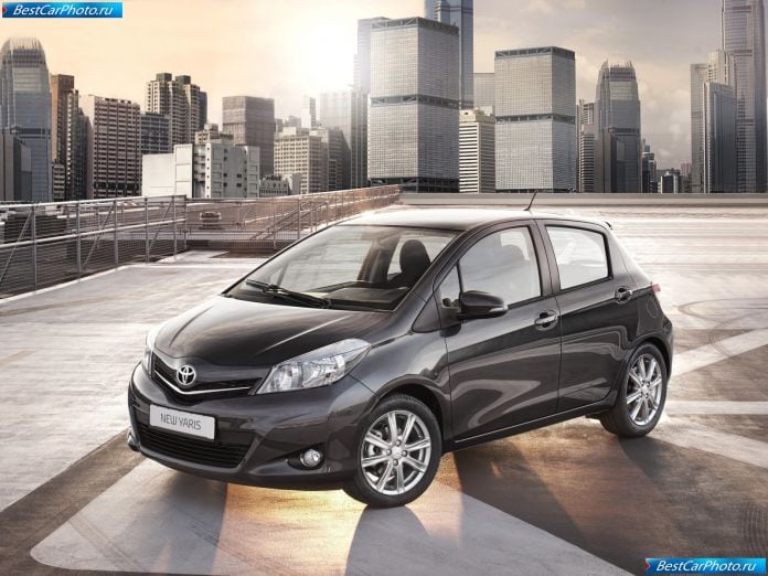 2012 Toyota Yaris - фотография 18 из 120