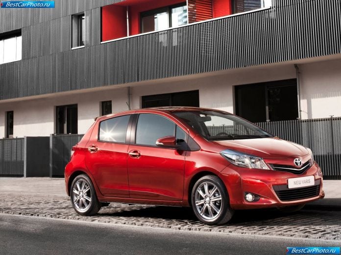 2012 Toyota Yaris - фотография 20 из 120