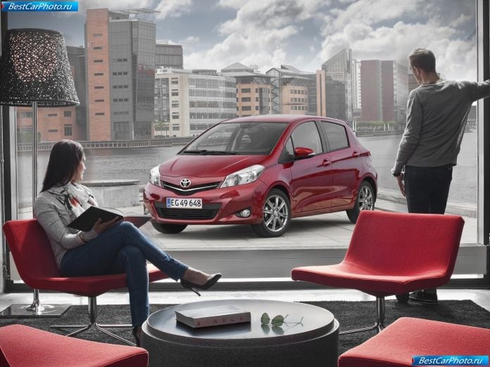 2012 Toyota Yaris - фотография 33 из 120