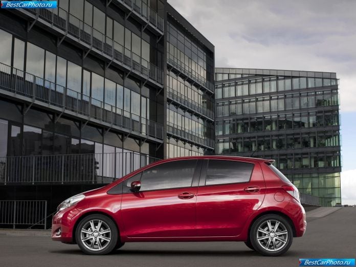 2012 Toyota Yaris - фотография 36 из 120