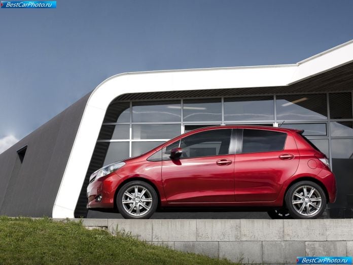 2012 Toyota Yaris - фотография 39 из 120