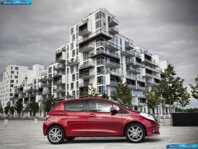 2012 Toyota Yaris - фотография 44 из 120