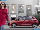 toyota_2012-yaris_1600x1200_045.jpg