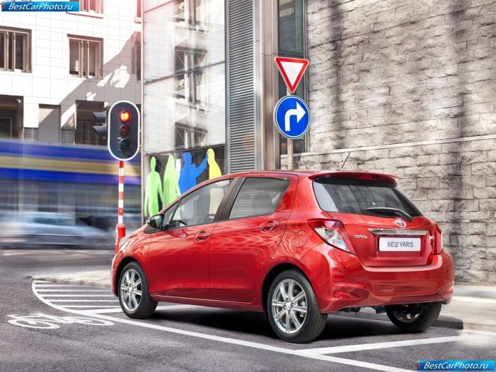 2012 Toyota Yaris - фотография 50 из 120