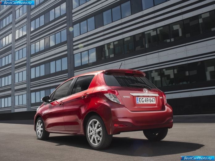 2012 Toyota Yaris - фотография 52 из 120