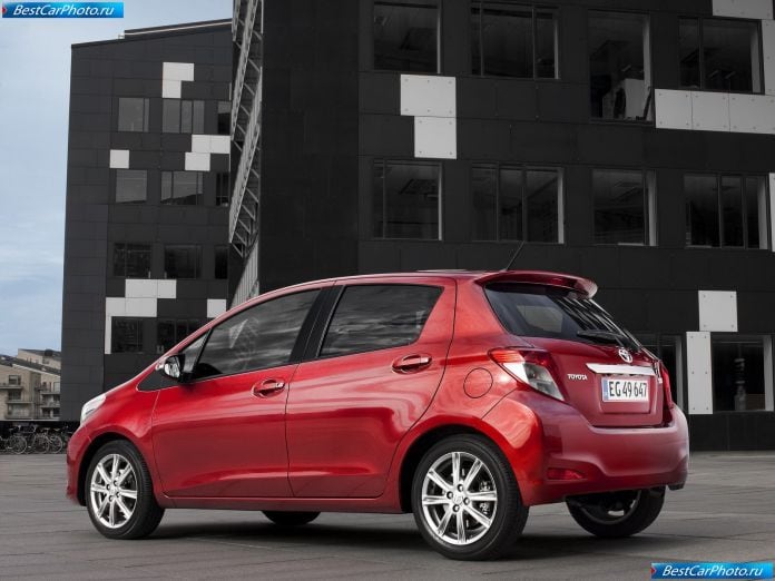 2012 Toyota Yaris - фотография 56 из 120