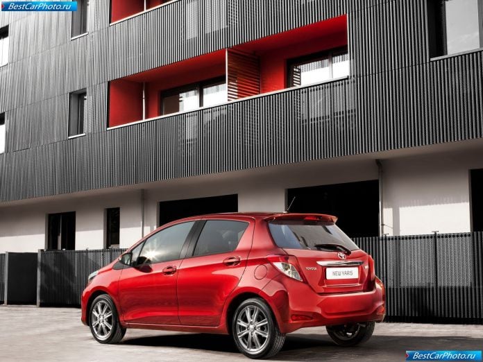 2012 Toyota Yaris - фотография 59 из 120