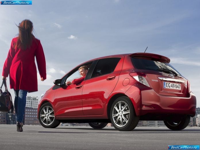 2012 Toyota Yaris - фотография 61 из 120