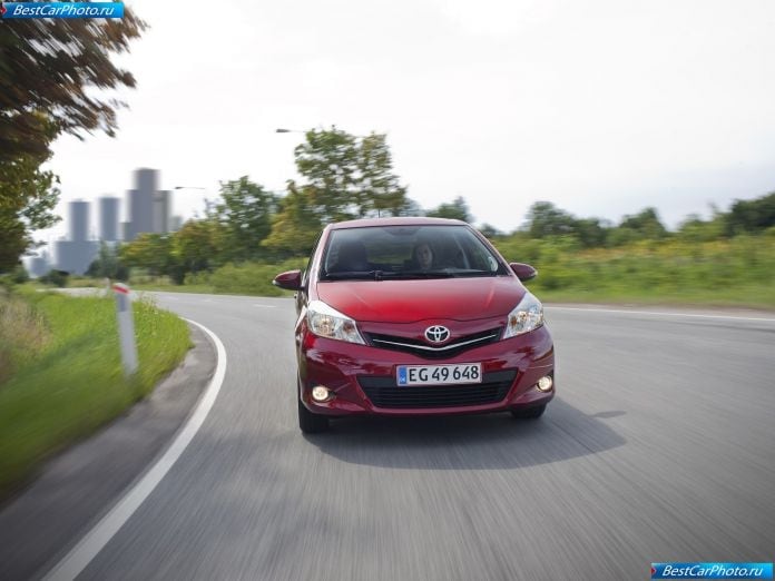2012 Toyota Yaris - фотография 73 из 120