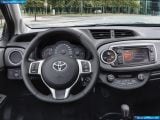 toyota_2012-yaris_1600x1200_081.jpg