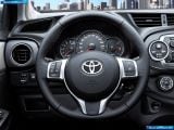 toyota_2012-yaris_1600x1200_083.jpg