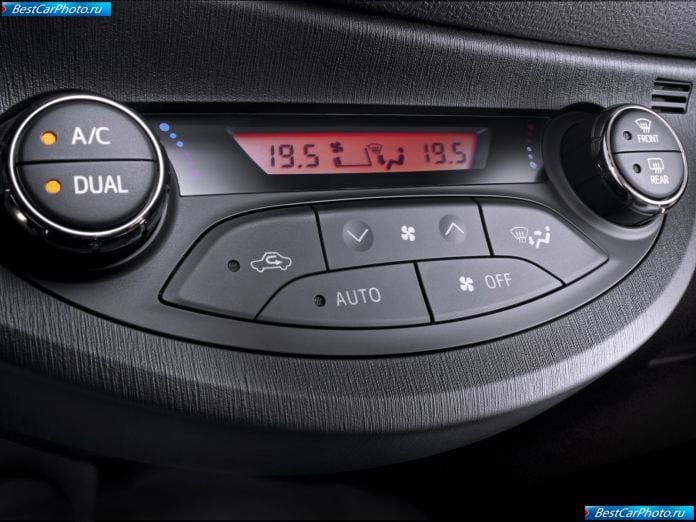 2012 Toyota Yaris - фотография 86 из 120