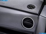 toyota_2012-yaris_1600x1200_088.jpg