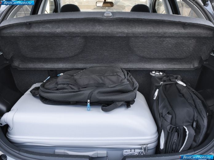 2012 Toyota Yaris - фотография 101 из 120