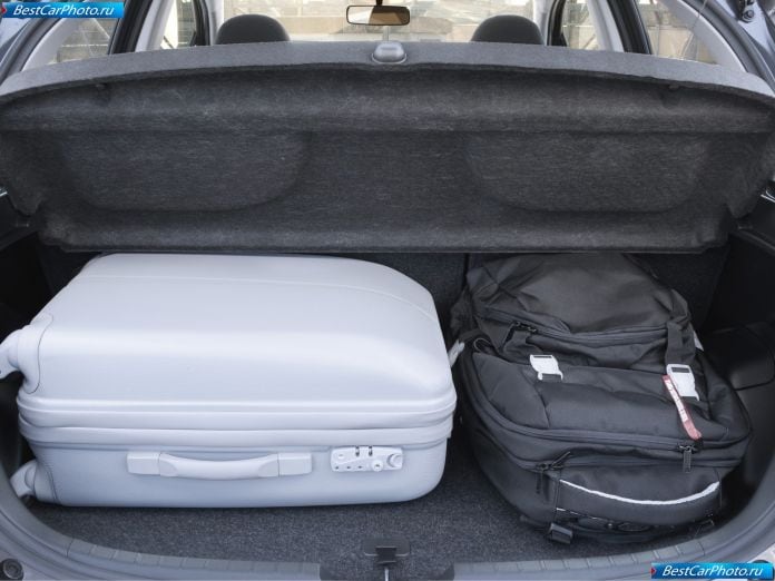 2012 Toyota Yaris - фотография 102 из 120