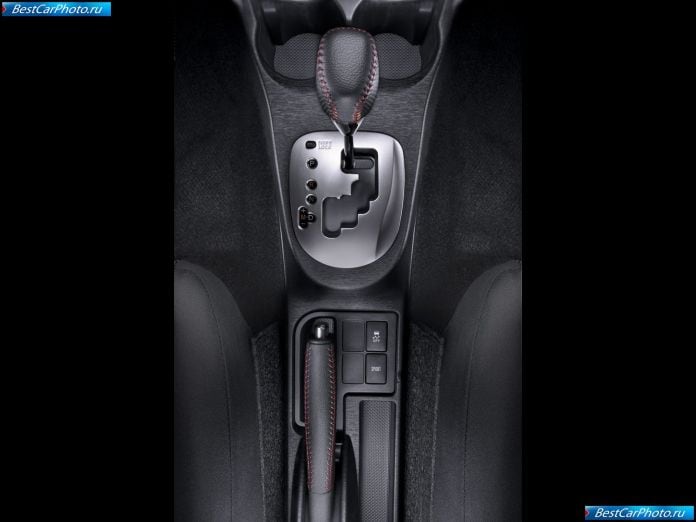 2012 Toyota Yaris - фотография 117 из 120