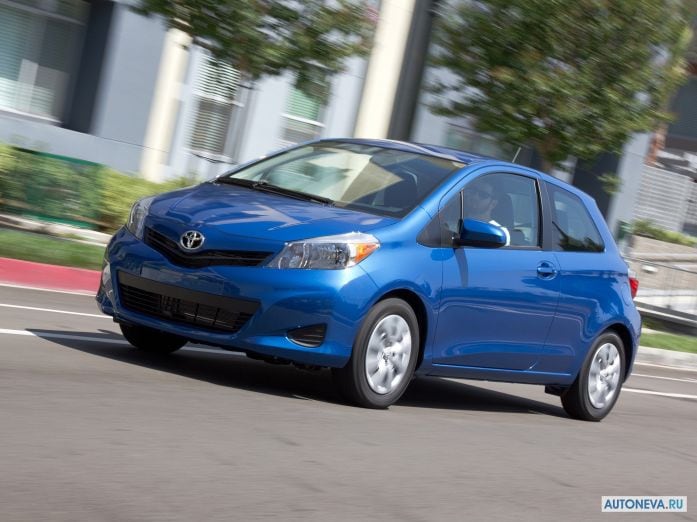 2012 Toyota Yaris 3D LE - фотография 5 из 20