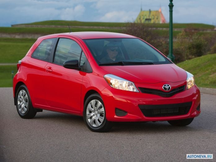 2012 Toyota Yaris 3D LE - фотография 6 из 20