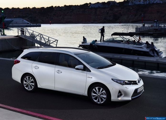 2013 Toyota Auris Touring Sports - фотография 5 из 103
