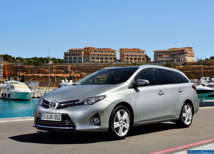2013 Toyota Auris Touring Sports - фотография 7 из 103