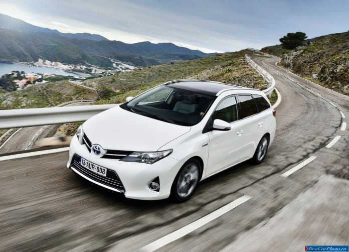 2013 Toyota Auris Touring Sports - фотография 8 из 103