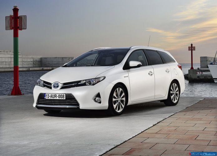 2013 Toyota Auris Touring Sports - фотография 10 из 103
