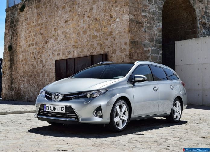 2013 Toyota Auris Touring Sports - фотография 13 из 103
