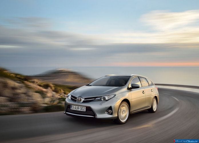 2013 Toyota Auris Touring Sports - фотография 16 из 103